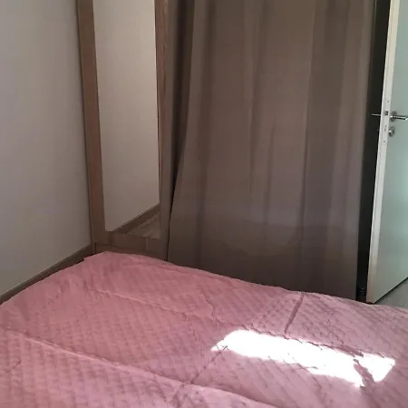 Familial Pres De La Avec Parking Et Balcon Verdoyant - Fr-1-482-49 Fort-Mahon-Plage