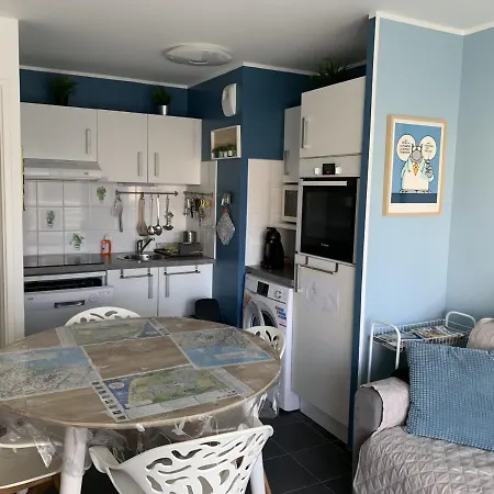 Apartment Familial Pres De La Avec Parking Et Balcon Verdoyant - Fr-1-482-49 *
