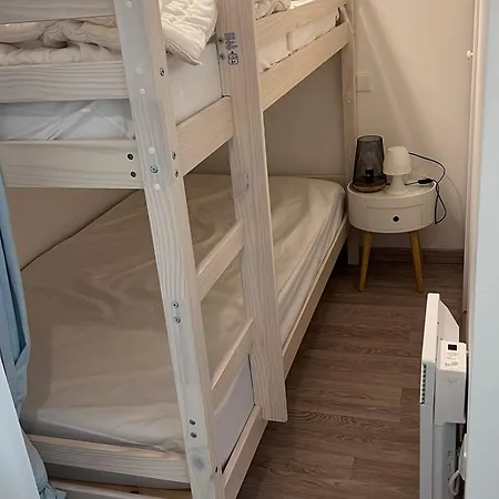 Familial Pres De La Avec Parking Et Balcon Verdoyant - Fr-1-482-49 *
